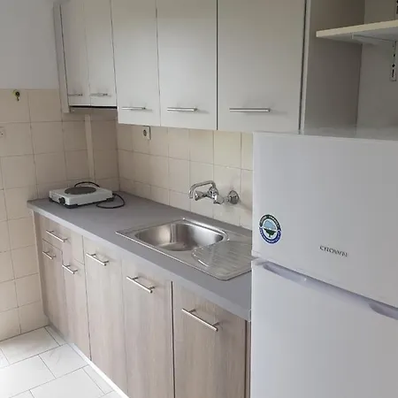 Apartment Pashalidou 4 *